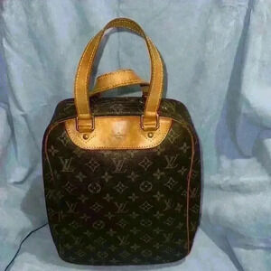 Louis Vuitton Monogram Excursion Shoe Bag